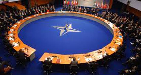 NATO yenidən Pakistanı hədələyir
